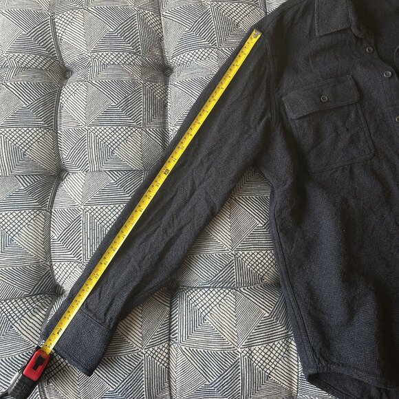 Taylor Stitch - The Ledge Shirt in Dark Navy Linen Tweed - 42/Large - Picture 10 of 10